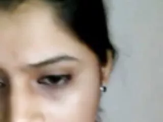 Curvy ladyboy Balloon ձեռքը հաճելի է աքաղաղին