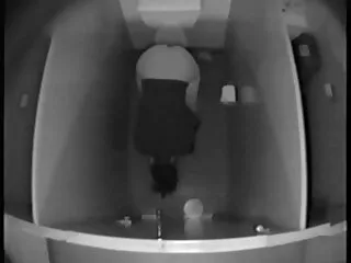 Անիծյալ գերծանրքաշային Ալի Հեյզը հետույքի մեջ կոշտ պոկված է հսկայական սև աքլորի կողմից