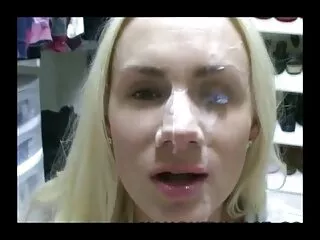 Busty դեռահասների սիրողական խաղալիքներ և խորը բերաններ, որոնց հետևում թողնում են cum- ը