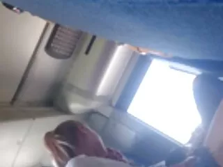 Տաք սիրողական MILFs- ը մերկանում է մերկ ՝ վոյեարի տեսահոլովակի համար