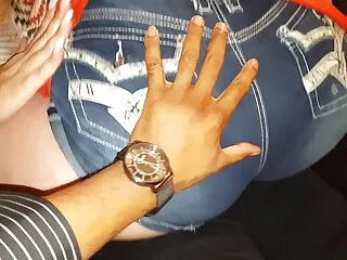 Հիասքանչ Ալինա Ուեսթը ստանում է իր պինդ հետույքը, որը շատ է ծիծաղում արքայազնի կողմից