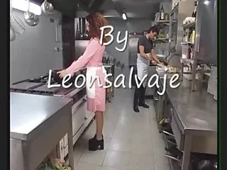 նրա առաջին ծայրահեղ մեծ աքաղաղի անալ