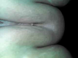 Մերկ աղջիկները բացօթյա մրցում են լավագույն հետույքի համար