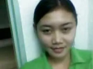 Դեռահաս պոռնիկը գայթակղում է իր խորթ մայրիկին լեսբիական սեռի նկատմամբ