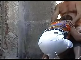 Թայլանդցի կեռիկը ընդհանուր ծառայություններ է մատուցում արևմտյան զբոսաշրջիկին