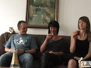 Jնոտաթափվող ասիական վանդակապատ տավարի սուլիչ `սրամիտ և կոշտ