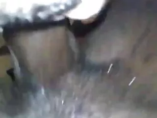 Քեթրին դե Սադը կատարյալ հետույք է, որը բիսեքսուալ է