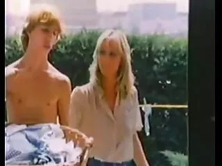 Թմբլիկ գեղեցկուհի Կալի Կալա Լինան թափանցված է