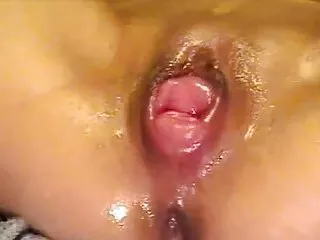 Թաքնված տեսախցիկով կինն իջնում ​​է մաքսավորի համար